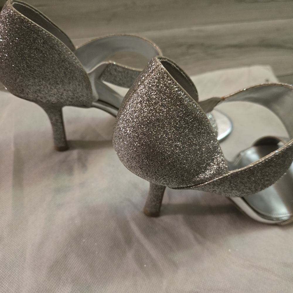 9 - FIONI Clothing Shimmering Silver Heels